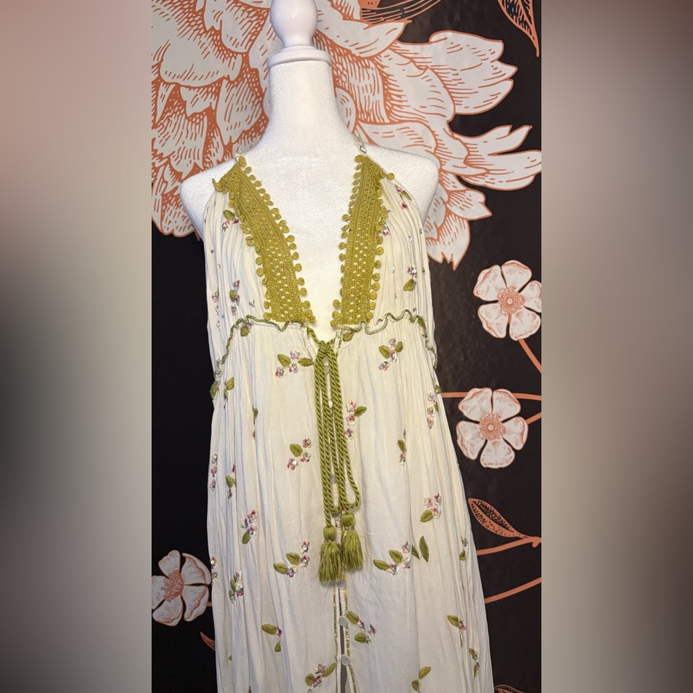 NWT Papa Pia Whimsical White Maxi Dress with Beautiful Embroidery Detail - Picture 4 of 8